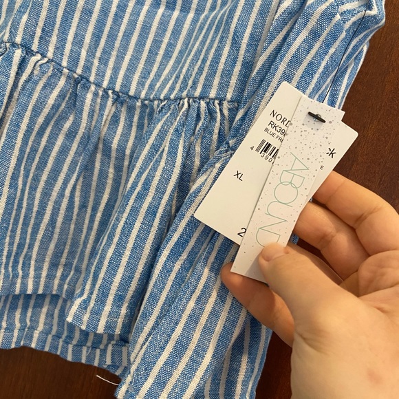 Abound Blue and white stripe tank with open back - Picture 4 of 8